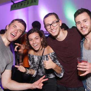 fetzn_fliegen_2015-10-17_02h22min59s.lacki_1.web.jpg